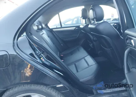 2005 Mercedes-Benz C 230 Kompressor Sport z USA, uszkodzony, nr VIN WDBRF40J75F681718